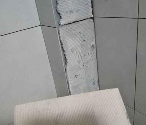 徐闻瓷砖空鼓维修公司分享下厨房瓷砖脱落的补救措施。